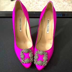 Like New with box Fuschia Manolo Blahnik Hangisi 38.5